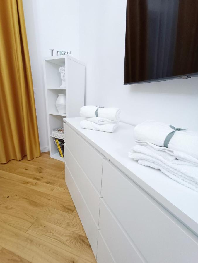 Ai Castelli Apartment - Locazione Turistica Cin It58060C2Fhnreg9A 콜로나 외부 사진
